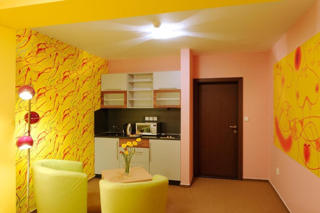 Apartmanovy Dom Familia Smokovec Vysoké Tatry الغرفة الصورة